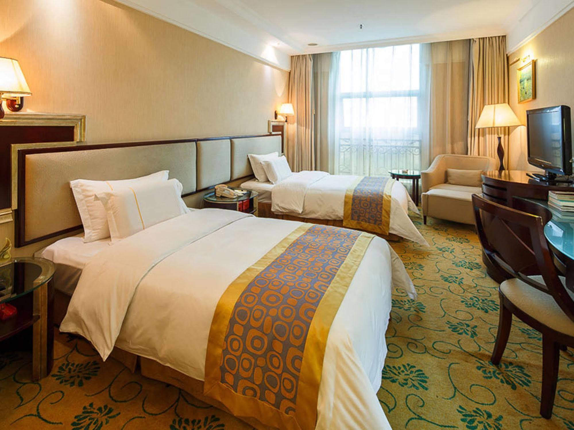 City Hotel Foshan Bagian luar foto