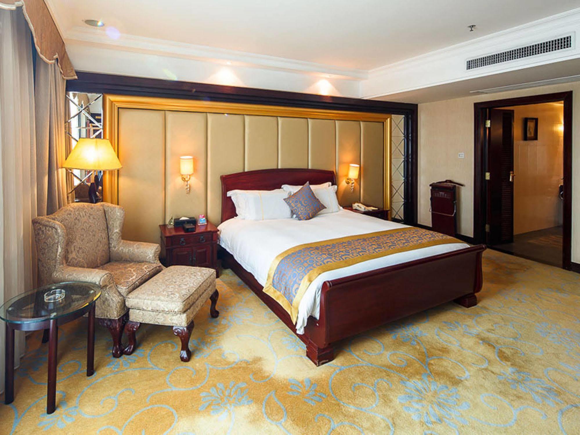 City Hotel Foshan Bagian luar foto