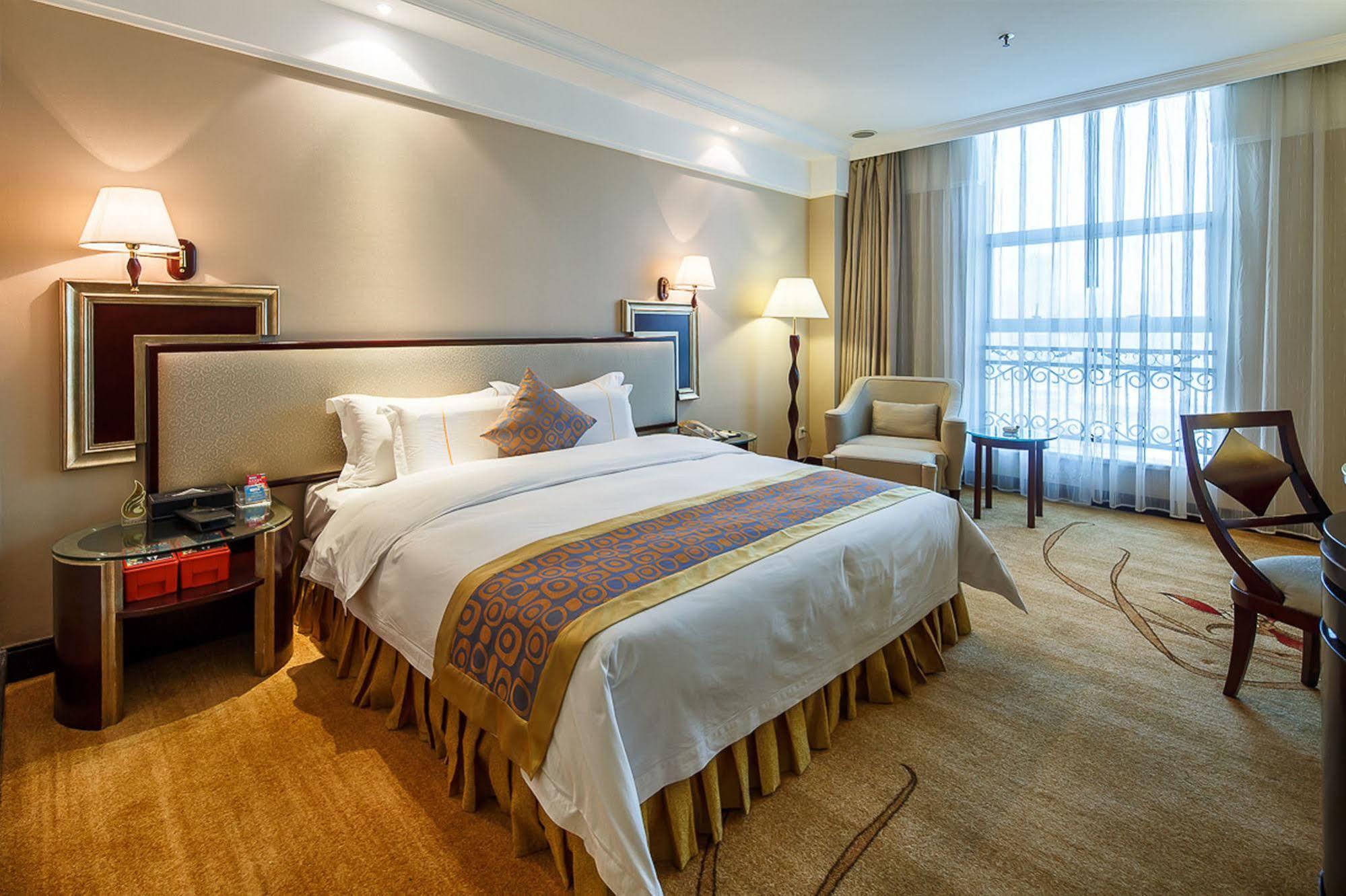 City Hotel Foshan Bagian luar foto