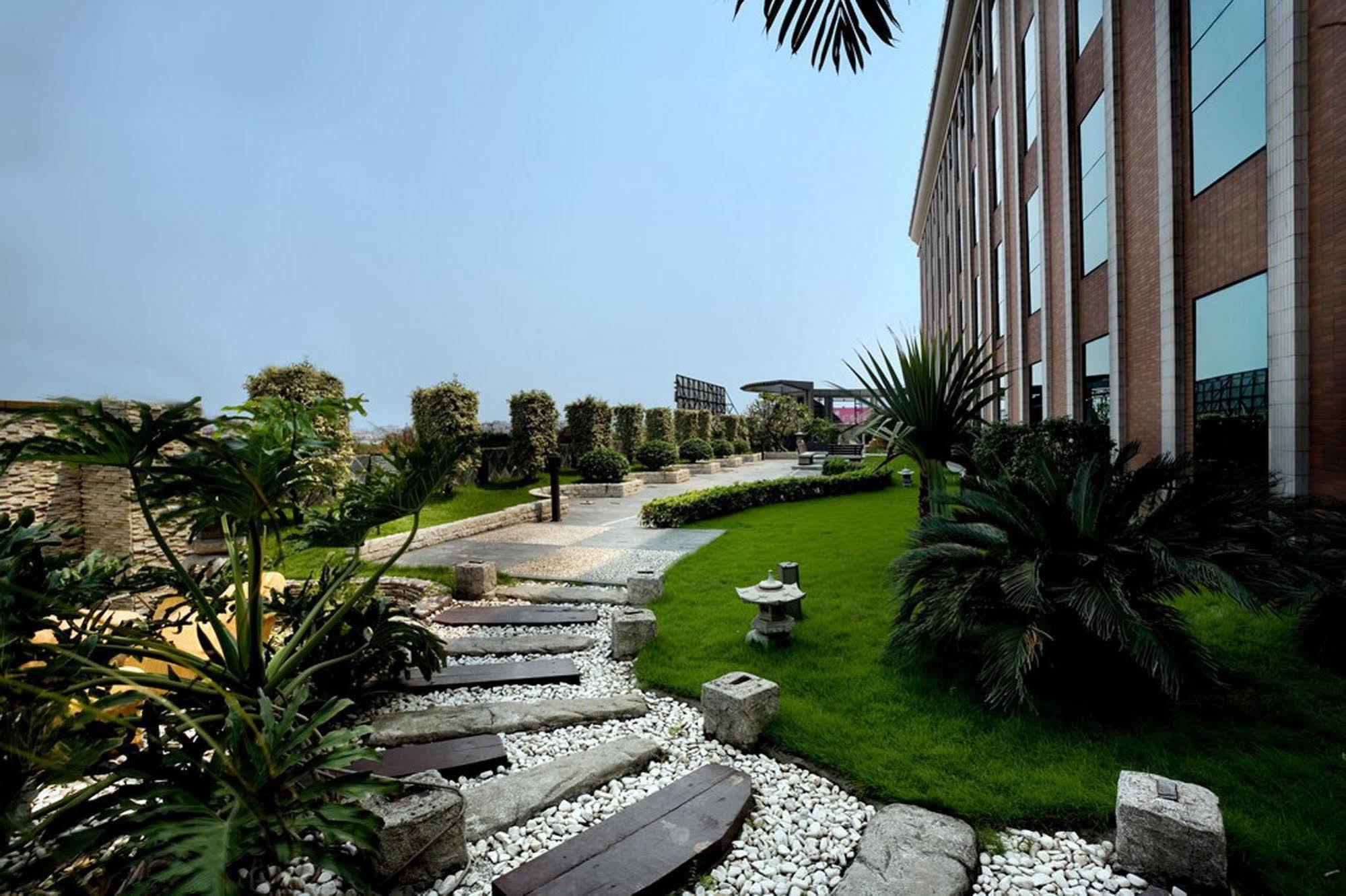 City Hotel Foshan Bagian luar foto