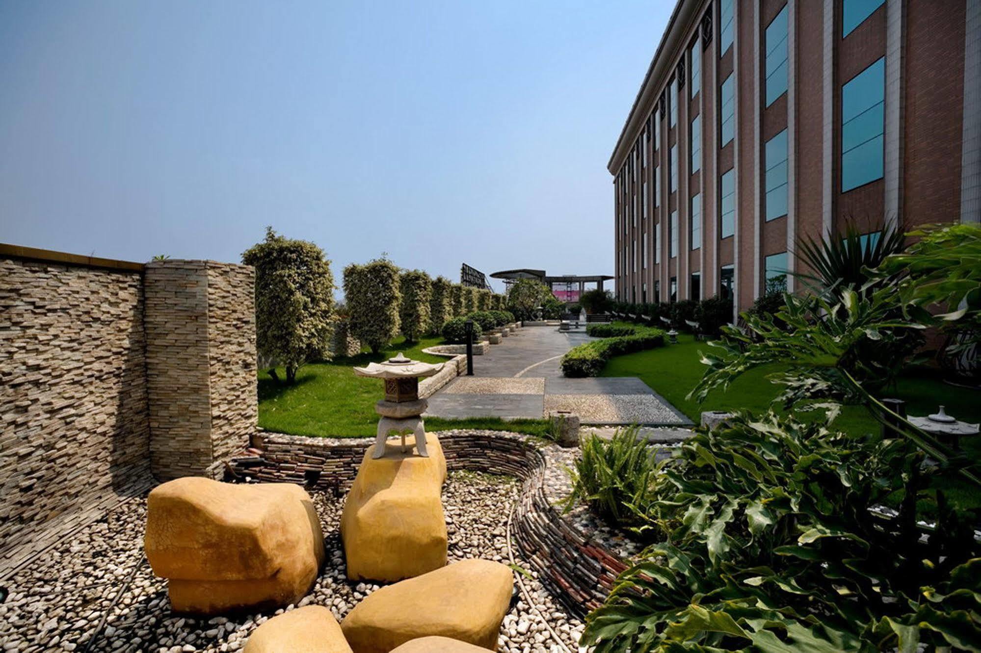 City Hotel Foshan Bagian luar foto